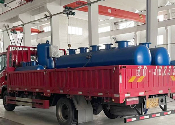 江蘇常州專車直達(dá)分集水器4臺(tái)，定壓補(bǔ)水機(jī)組1套